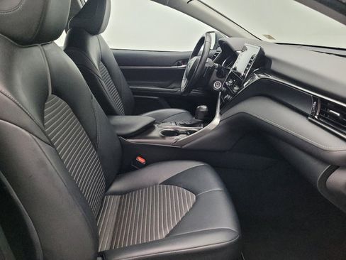 Used 2022 Toyota Camry SE image 21