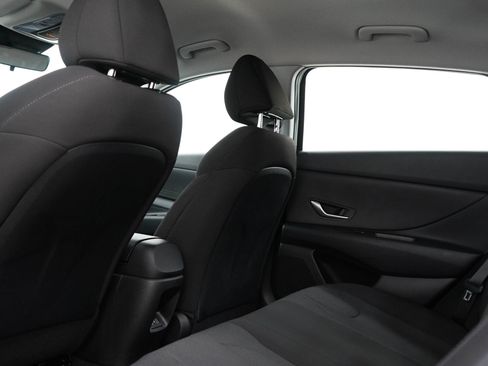 Used 2024 Hyundai Elantra SE FWD image 16