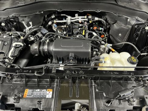 Used 2023 Ford Explorer XLT w/ Equipment Group 202A image 27