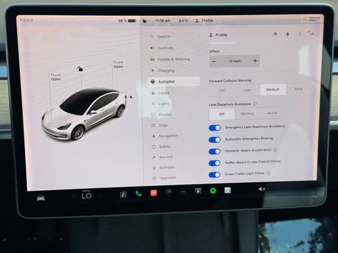Used 2021 Tesla Model 3 Standard Range Plus image 26