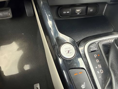 Used 2020 Kia Soul EX FWD image 22
