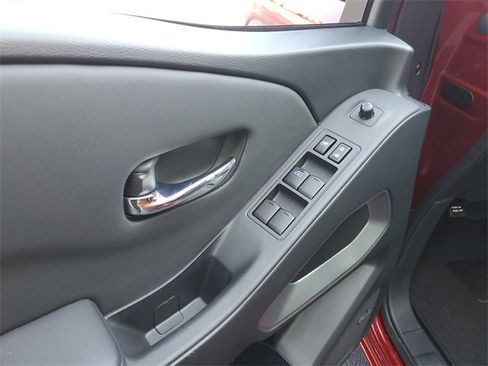 Used 2024 Nissan Frontier SL w/ Technology Package image 14