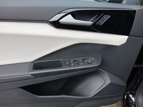 New 2025 Volkswagen Taos S image 11