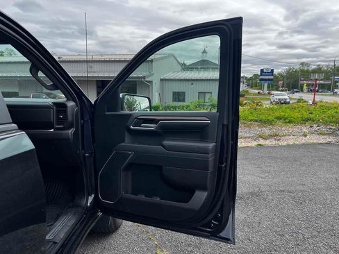 Used 2022 Chevrolet Silverado 1500 LT image 15