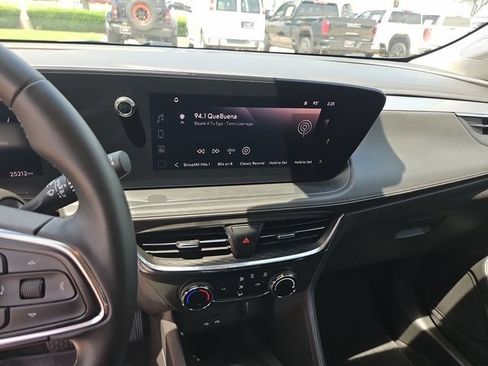 Used 2025 Buick Encore GX Preferred FWD image 11