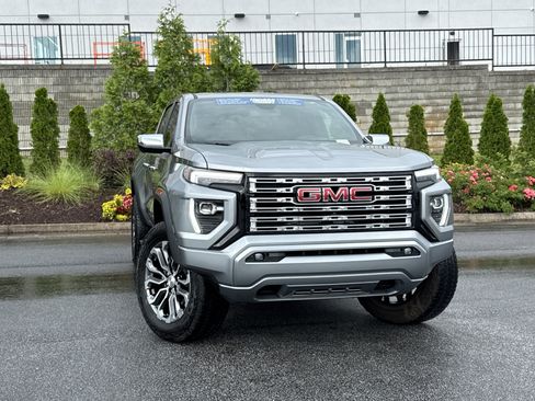 Used 2024 GMC Canyon Denali AWD/4WD image 2