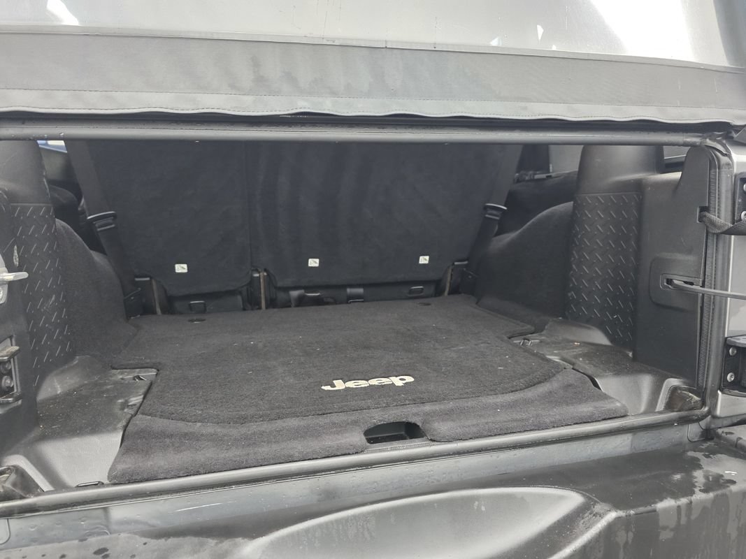 Used 2017 Jeep Wrangler Unlimited Sport w/ Connectivity Group AWD/4WD image 17