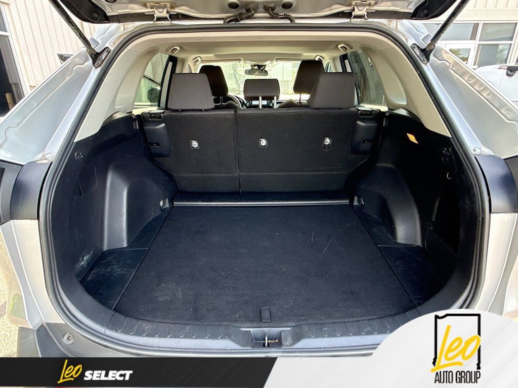 Used 2019 Toyota RAV4 XLE AWD/4WD image 27