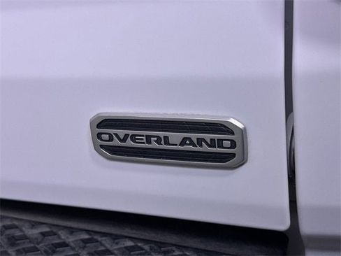 Used 2023 Jeep Gladiator Overland image 33