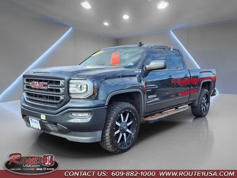 Used 2017 GMC Sierra 1500 SLE w/ SLE Value Package AWD/4WD image 8