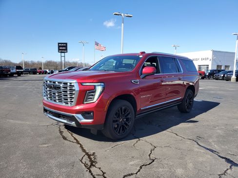 New 2025 GMC Yukon XL Denali w/ Sun & Power Step Package image 9