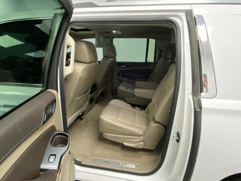 Used 2020 Chevrolet Suburban Premier image 37