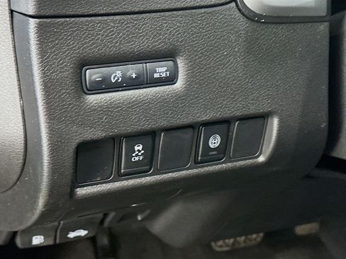 Used 2024 Nissan Murano SV image 17