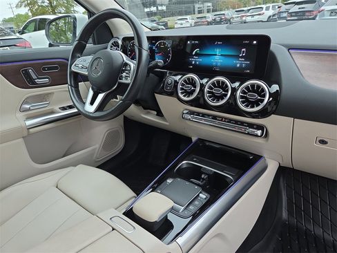 Certified 2022 Mercedes-Benz GLA 250 4MATIC image 18