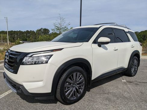 Used 2024 Nissan Pathfinder SL w/ SL Premium Package FWD image 64