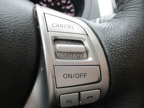 Used 2015 Nissan Altima 2.5 SV w/ Convenience Package FWD image 32
