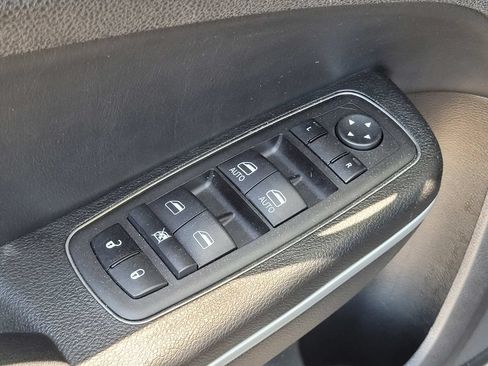 Used 2023 Chrysler 300 Touring RWD image 16