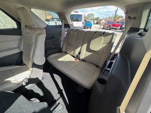 Used 2022 Ford Explorer Platinum w/ Technology Package image 12