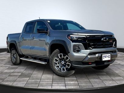 Used 2024 Chevrolet Colorado Z71 w/ Z71 Convenience Package 2