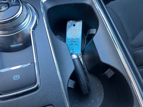 Used 2017 Ford Fusion SE w/ Fusion SE Technology Package image 32