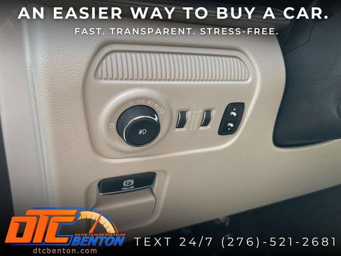 Used 2024 Jeep Wagoneer Series III w/ Premium Group I AWD/4WD image 17