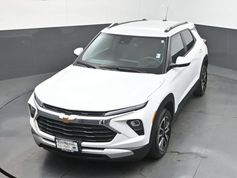 Used 2025 Chevrolet TrailBlazer LT AWD/4WD image 34