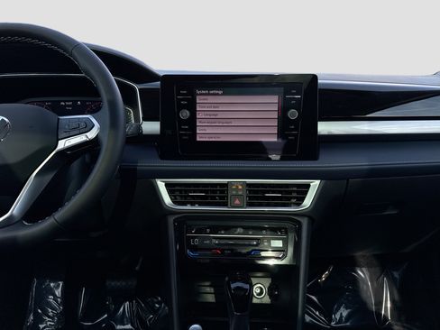 New 2026 Volkswagen Taos SEL image 18