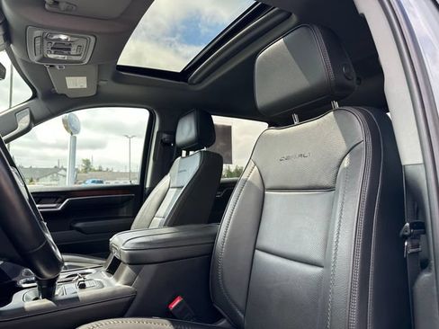Used 2025 GMC Sierra 1500 Denali AWD/4WD image 10