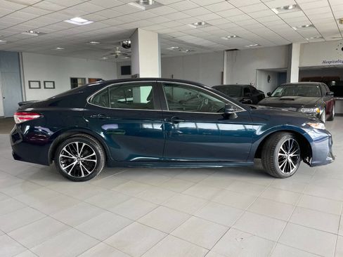 Used 2020 Toyota Camry SE image 8