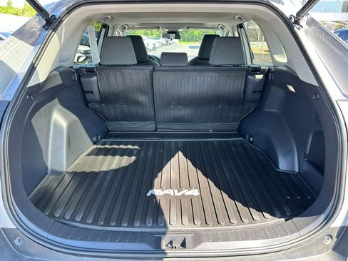 Certified 2023 Toyota RAV4 XLE w/ Convenience Package FWD image 6