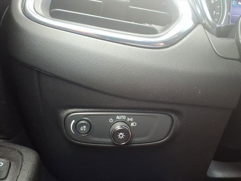 Used 2022 Chevrolet Equinox LT image 16