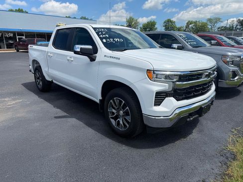 Used 2023 Chevrolet Silverado 1500 LT AWD/4WD image 6