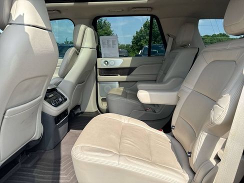 Used 2021 Lincoln Navigator Reserve w/ Luxury Package AWD/4WD image 24