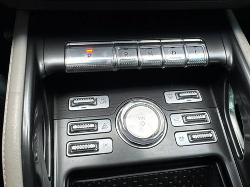 Used 2024 Lincoln Nautilus Reserve AWD/4WD image 18