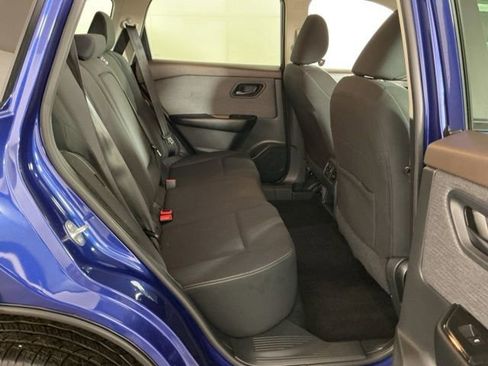 Used 2023 Nissan Rogue S image 7