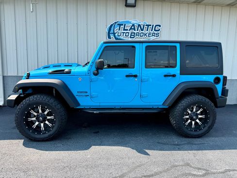 Used 2018 Jeep Wrangler Unlimited Sport S AWD/4WD image 2