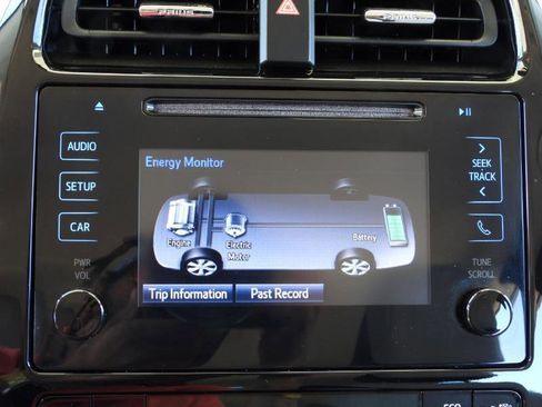 Used 2019 Toyota Prius L Eco image 42