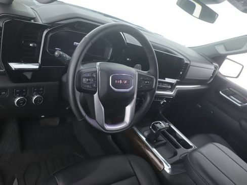 Used 2024 GMC Sierra 1500 Elevation w/ Elevation Premium Package AWD/4WD image 17