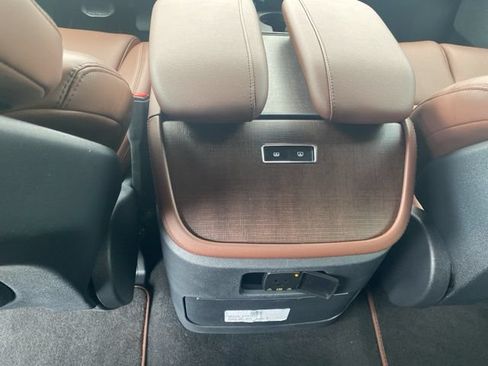 New 2025 Lincoln Navigator Reserve AWD/4WD image 13