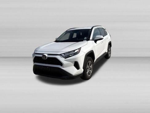 Used 2024 Toyota RAV4 XLE AWD/4WD image 12