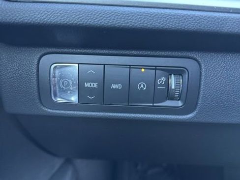 New 2026 Chevrolet Traverse LT w/ Driver Confidence Package AWD/4WD image 12