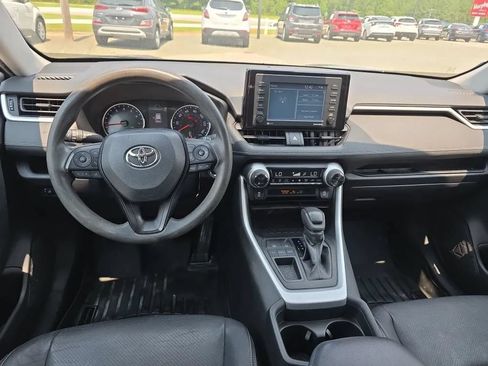 Used 2020 Toyota RAV4 XLE FWD image 14