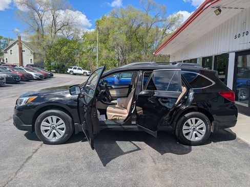 Used 2015 Subaru Outback 2.5i Premium AWD/4WD image 5