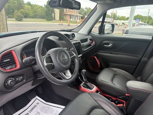 Used 2021 Jeep Renegade Trailhawk w/ Sun & Sound Group AWD/4WD image 15
