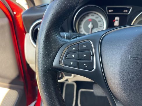 Used 2017 Mercedes-Benz GLA 250 4MATIC image 17