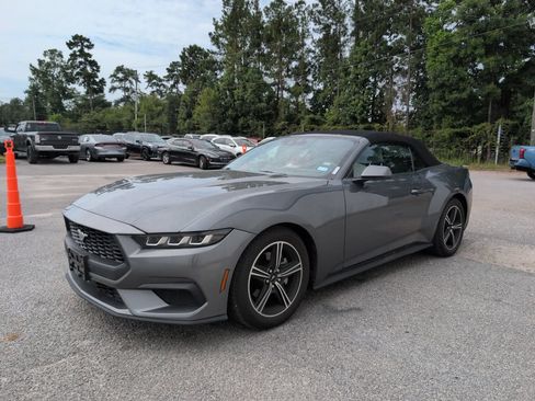 Used 2024 Ford Mustang Premium RWD image 4