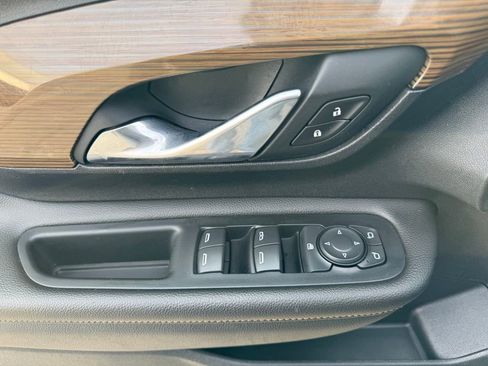 Used 2021 GMC Terrain SLE w/ Driver Convenience Package image 17