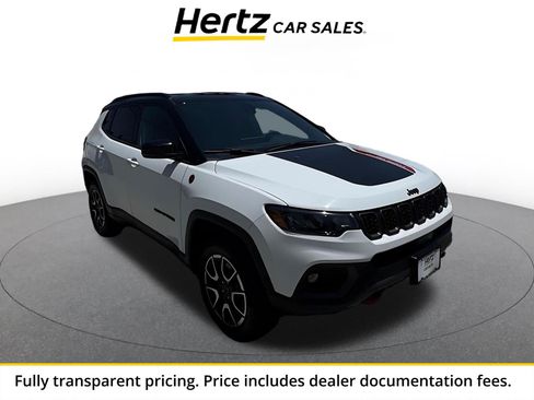 Used 2025 Jeep Compass Trailhawk AWD/4WD image 1