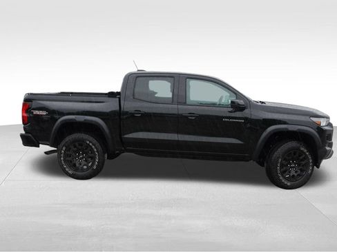 Used 2023 Chevrolet Colorado Trail Boss w/ Advanced Trailering Package AWD/4WD image 3