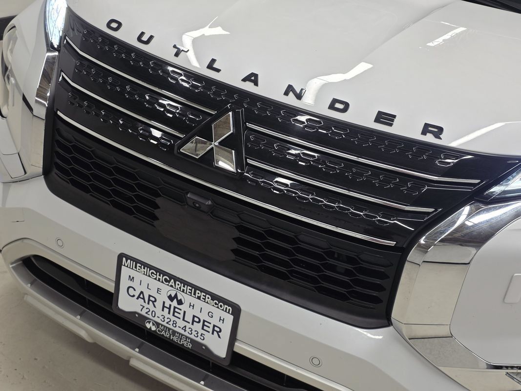 Used 2024 Mitsubishi Outlander AWD image 46